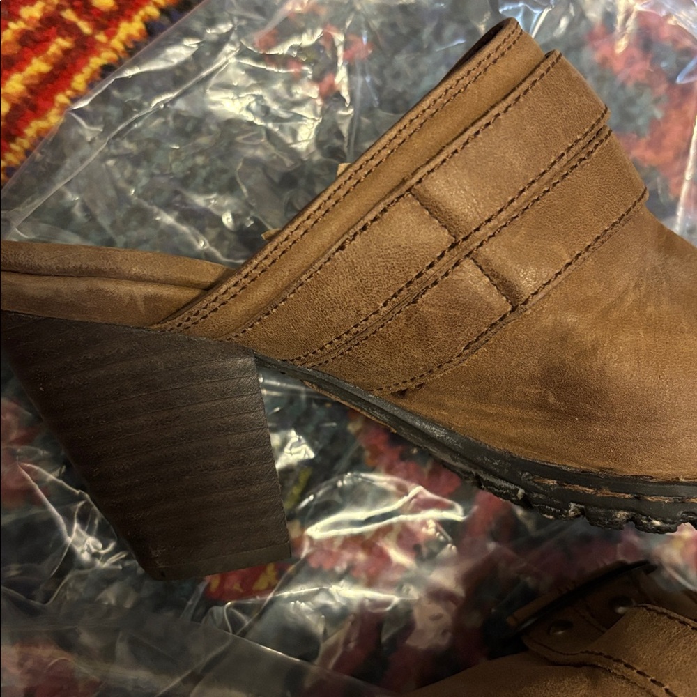 Born Scarlet II Distressed Brown Leather Wedge Mules, Size 8/39 - Picture 12 of 13